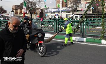 خدمات شهرداری تهران در پایان راهپیمایی ۲۲ بهمن 30