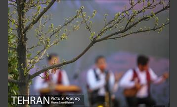 اجرای گروه موسیقی کوکری در برج میلاد تهران 14