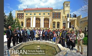 بازدید جمعی از  هنرمندان از نقاط گردشگری منطقه 12 4