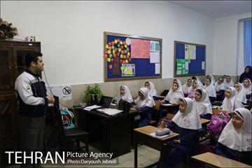 برنامه قطار دانایی در دبستان دخترانه آیین روشن 2