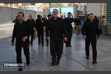 اقامه نماز بر پیکر آقای شهید ایران - 1 59