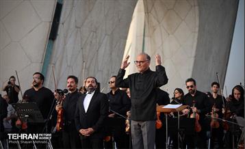 اجرای ارکستر سمفونیک تهران در میدان آزادی 29