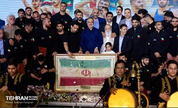 مراسم تجلیل از کشتی‌گیران قهرمان جهان (جشنی برای ایران) 99