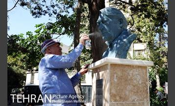 رونمایی از سردیس عزت الله انتظامی 2