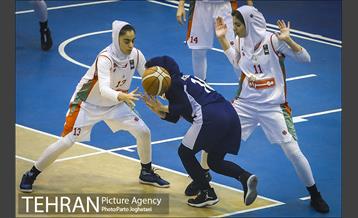 دیدار تیم های بسکتبال مهرام و گاز تهران 3