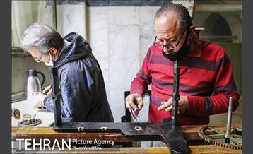 مرمت ساعت قاجارى 12