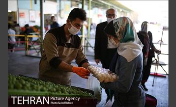 اجرای طرح فاصله گذاری اجتماعی در میدان میوه و تره بار صادقیه 26