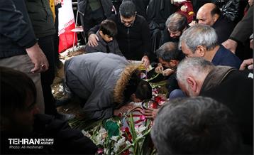 مراسم تشییع پیکر شهید مدافع حرم «حسین محمدی» 15