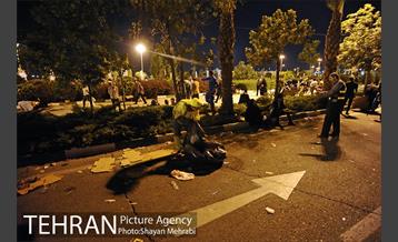 شروع بکار نیروهای خدمات شهری در پایان مراسم ارتحال امام خمینی (ره) 11