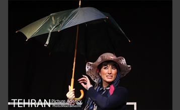 نمایش وصیت نامه خانم سارا‎ 17