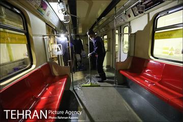 آغاز عملیات ضدعفونی کردن مترو تهران 27