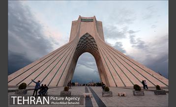 میدان آزادی‎ 28