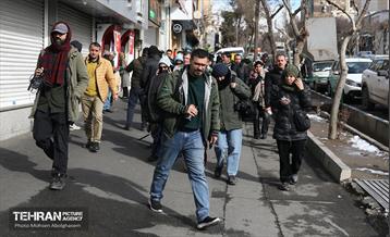 بازدید خبرنگاران رسانه‌های خارجی از تخریب اموال عمومی شهر 45