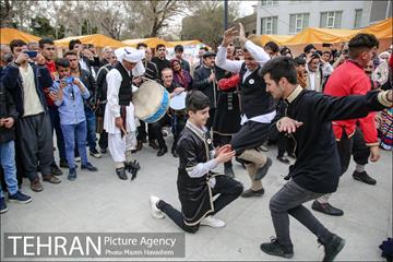 جشنواره نوروزگاه در میدان راه آهن 33