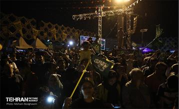 مهمانی ۱۰ کیلومتری عید غدیر در تهران - 3 10