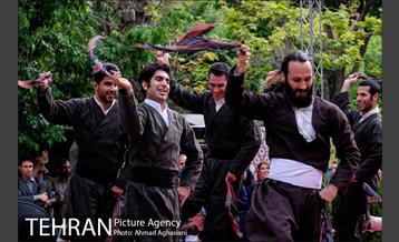 "رقص کردی" در جشن خانه تئاتر 12