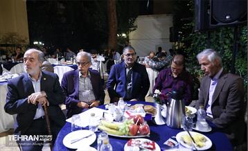 نشست شهردار تهران با اهالی شعر و ادب 8