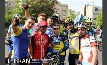 همایش دوچرخه سواری به مناسبت هفته روابط عمومی‎ 6