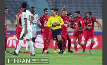 دیدار تیم های فوتبال پرسپولیس و پیکان