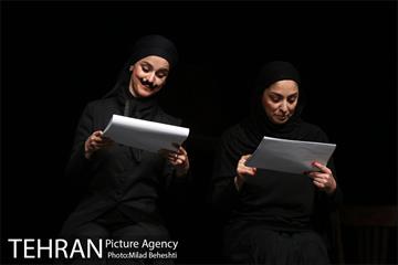 نمایشنامه خوانی کوکوی کبوتران حرم‎ 22