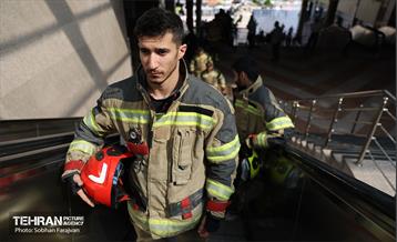 مسابقه پله‌نوردی آتش‌نشانان در برج میلاد 55