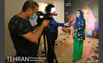 نمایش عکس «زیبایی در جنگ» 27