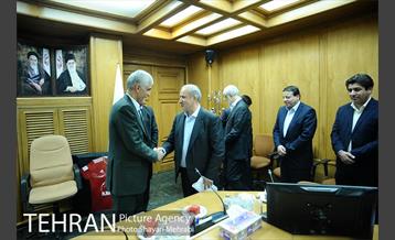 دیدار اعضای فدراسیون فوتبال با شهردار تهران 46