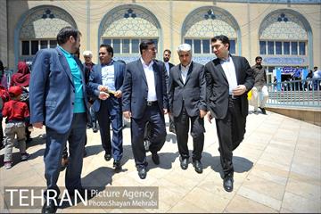بازدید حسینی مکارم سرپرست شهرداری تهران ار نمایشگاه کتاب 27