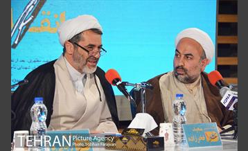 نشست گفتگو و بررسی کتاب تقاطع انقلاب  15