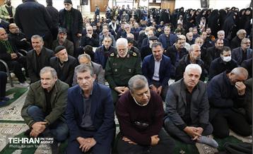 تشییع پیکر شهدای مدافع حرم در منطقه ۵ 20