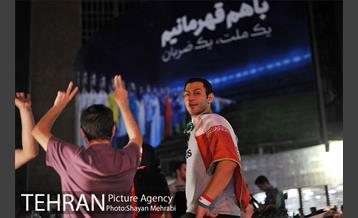 شادی خیابانی مردم بعد از پیروزی تیم ملی ایران 31