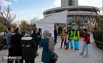 برج میلاد در ایام نوروز 7