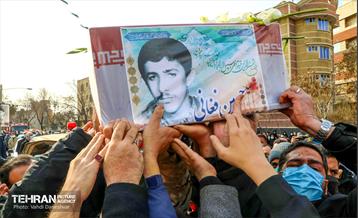 تشییع پیکر شهید حسین فغانی 2