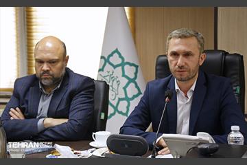 نشست مدیران ارتباطی صنایع و واحدهای تولیدی با شهردار منطقه ۲۱ 13