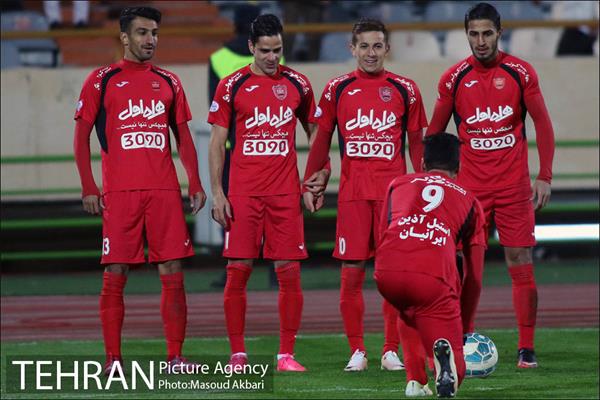 دیدار تیم های فوتبال پرسپولیس و سایپا