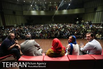 نقد فیلم زیر سقف دودی در فرهنگسرای ارسباران‎ 5