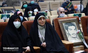 تجلیل و تکریم مادران شهید در منطقه هشت  13