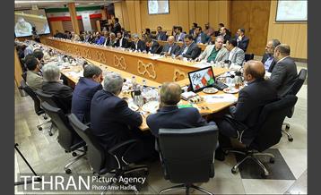 نشست صمیمانه شهردار تهران با مدیران مسئول رسانه های جمعی 16