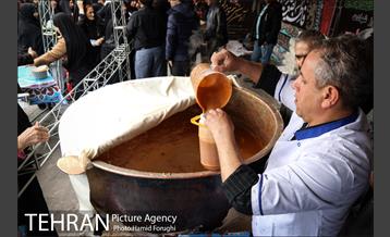 آیین سنتی سمنو پزان در میدان امام حسین (ع) 23