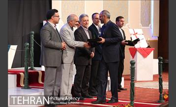 بیست و پنجمین جشنواره پژوهش و فناوری دانشگاه تهران‎ 17