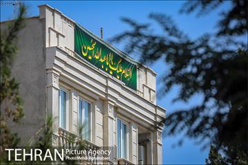 هرخانه، یک حسینیه، یک پرچم 18