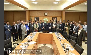 نشست صمیمانه شهردار تهران با مدیران مسئول رسانه های جمعی 1