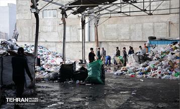 تخلیه و پلمب مرکز غیرمجاز پسماند در منطقه 17 35