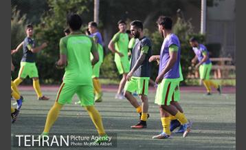اولین تمرین تیم فوتبال نفت تهران با حضور علی کریمی