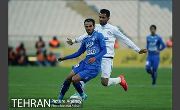 دیدار تیم‌ های فوتبال استقلال تهران و استقلال خوزستان