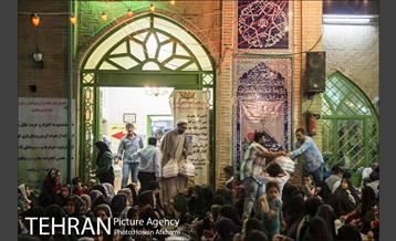 یک لقمه مهربانی در امام زاده علی اکبر 16