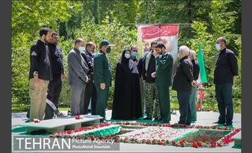 مراسم تشییع و خاکسپاری دو شهید گمنام دفاع مقدس در بوستان اندیشه 15