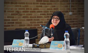 نشست گفتگو و بررسی کتاب تقاطع انقلاب  18