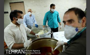 آماده سازی و توزیع 1000 پک افطاری در منطقه 6 8