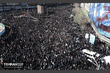 اجتماع مردم تهران در پی شهادت رهبر انقلاب - 2 30